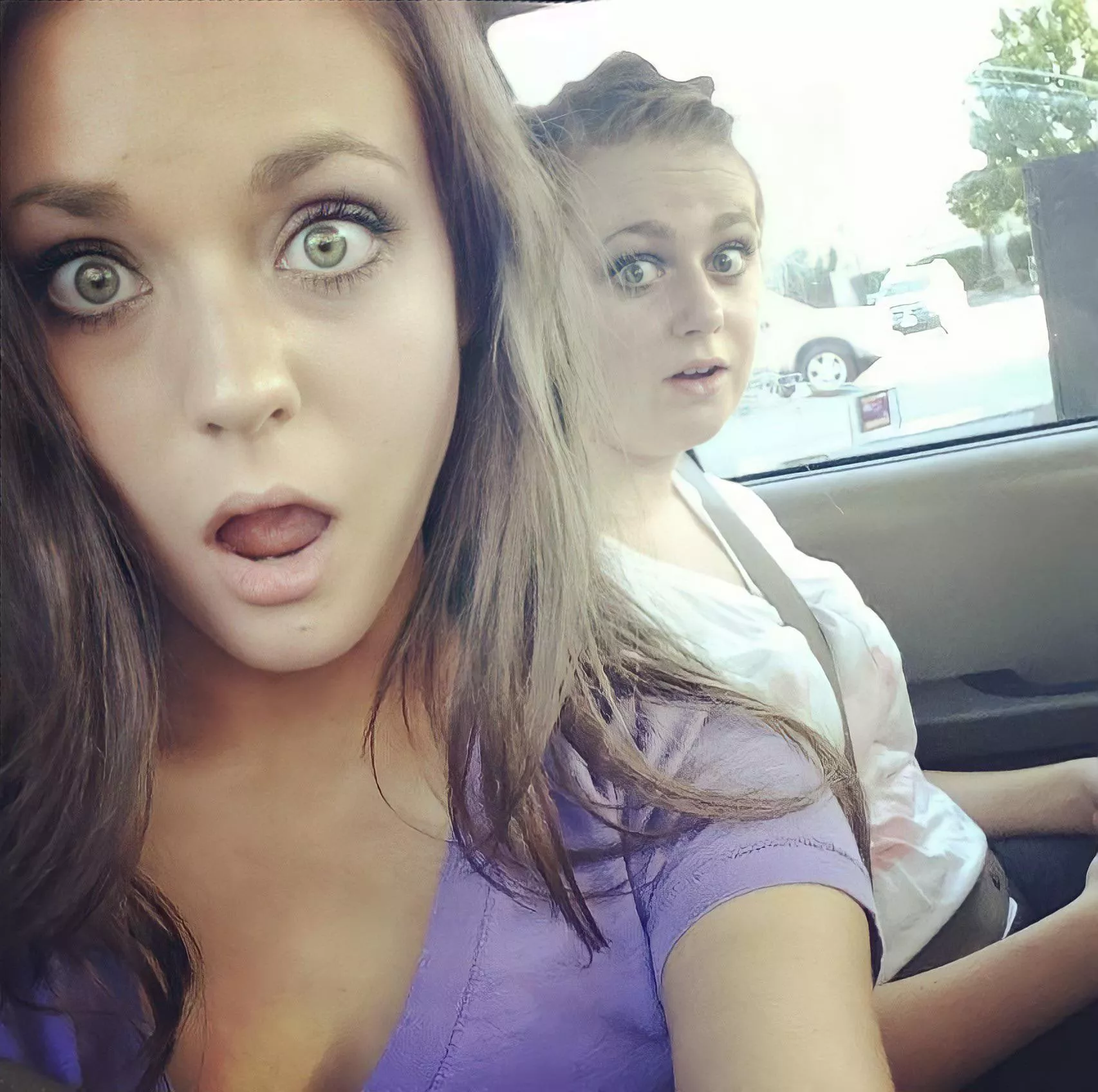 [2] Mouths open 😧😧