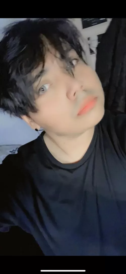 (2) Sometimes I almost get the courage to create an OF but then I back myself out by saying “No one wants to see you” 😒 (2) Sometimes I almost get the courage to create an OF but then I back myself out by saying “No one wants to see you” 😒