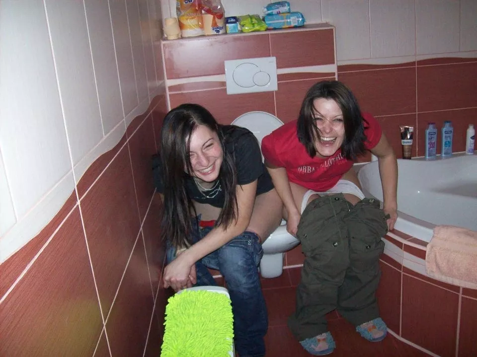 2 white bitches pushing and shoving to see who gets to shit first! 2 white bitches pushing and shoving to see who gets to shit first!
