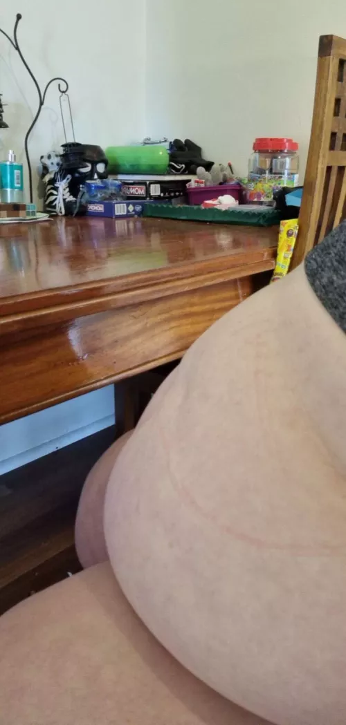 20 kilo gain after a years worth of stuffing 🥴 before this photo was taken I had stuffed 3 separate large meals and also downed 3 large drinks 😅