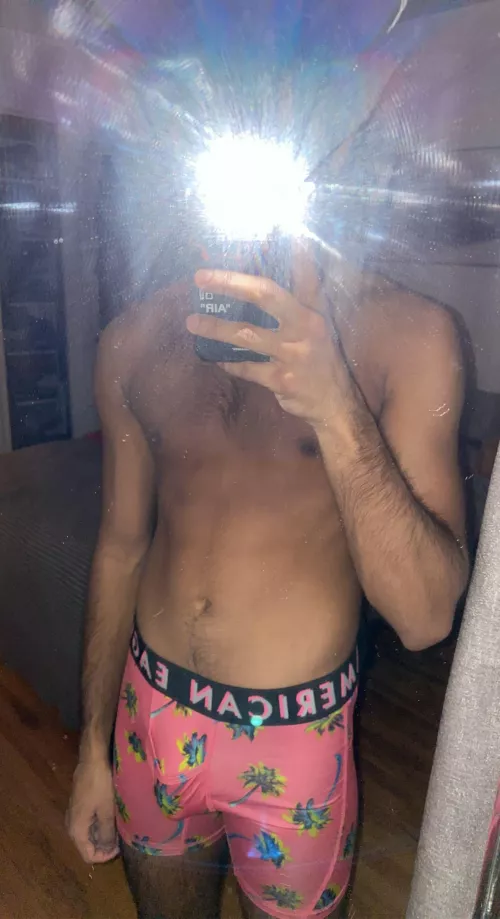 20 m canada (montreal), looking to rp and trade with studs! Fit ++ underwear ++ abs++ send saved underwear vids 🙈🙈@hornyboy202269