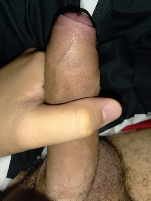 20 m I'm looking for a chubby bottom to trade pics with on kik my kik is VibeJr14