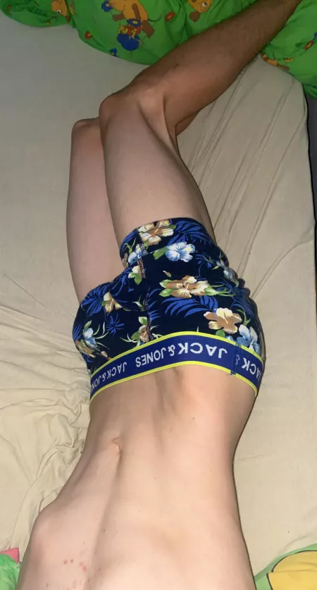 20 skinny twink, looking for other sweet kind and hot twinks. Feel free to DM, i hate facial hair π
, please donβt be dry, europe+++