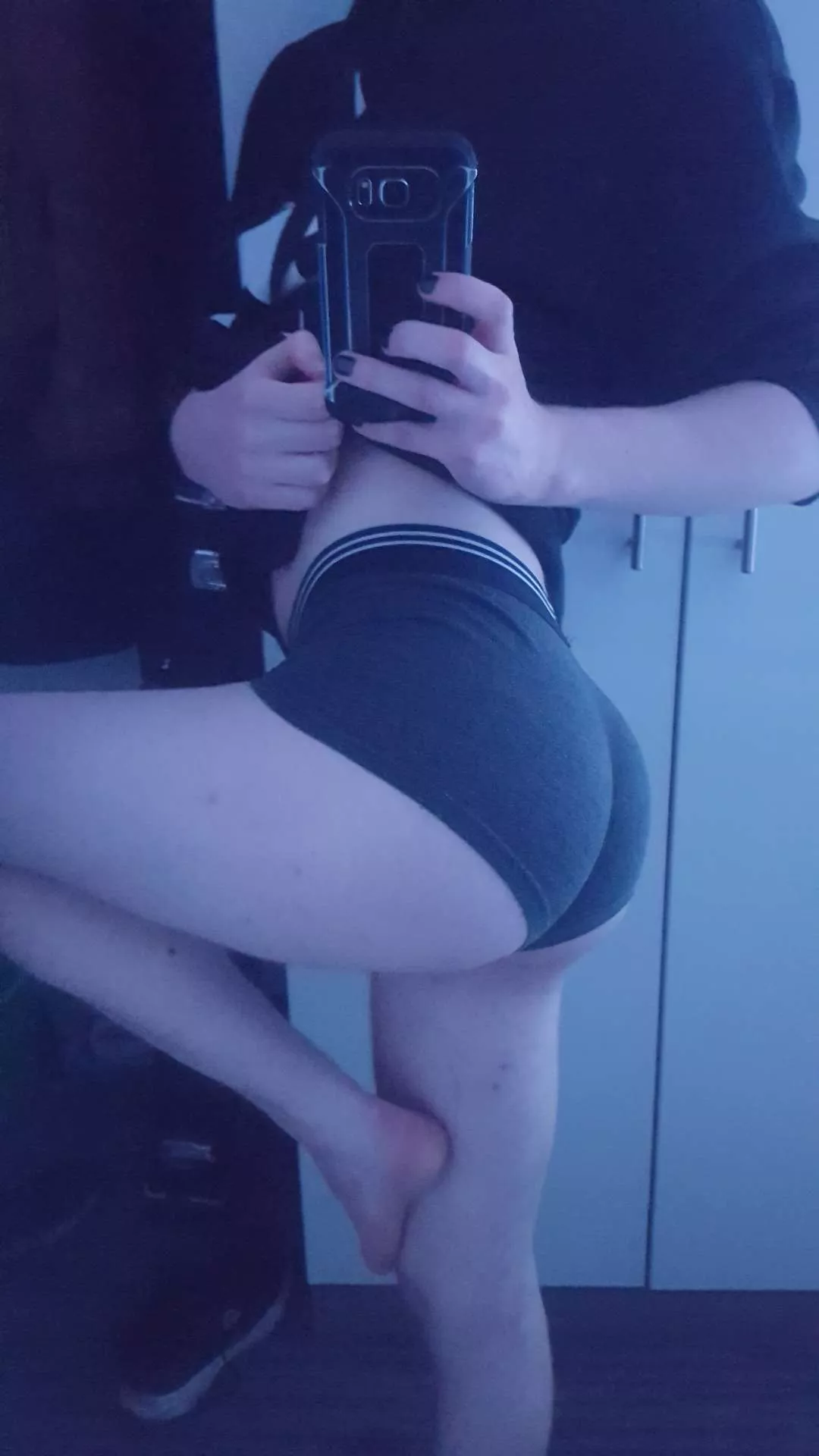 [20] Thick student ;)