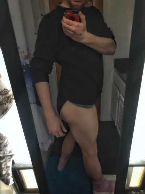 2022 goalsβ turn these buns into cakes, learn how to pose properly, and upgrade my underwear game to yβallβs levelπ
π