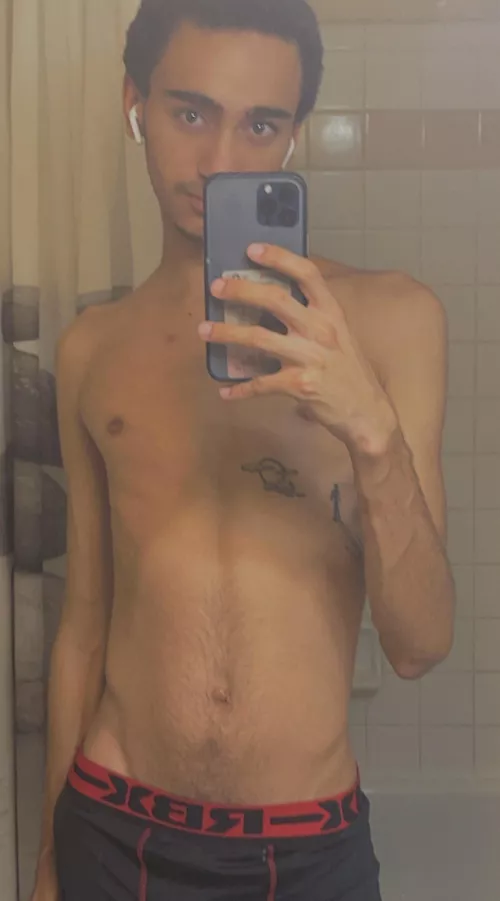 20yrs old into masculine guys only π»Isaiah.ash