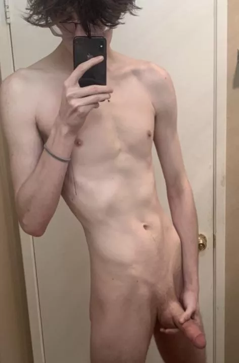 21 and 6’5 let’s have some fun ;)