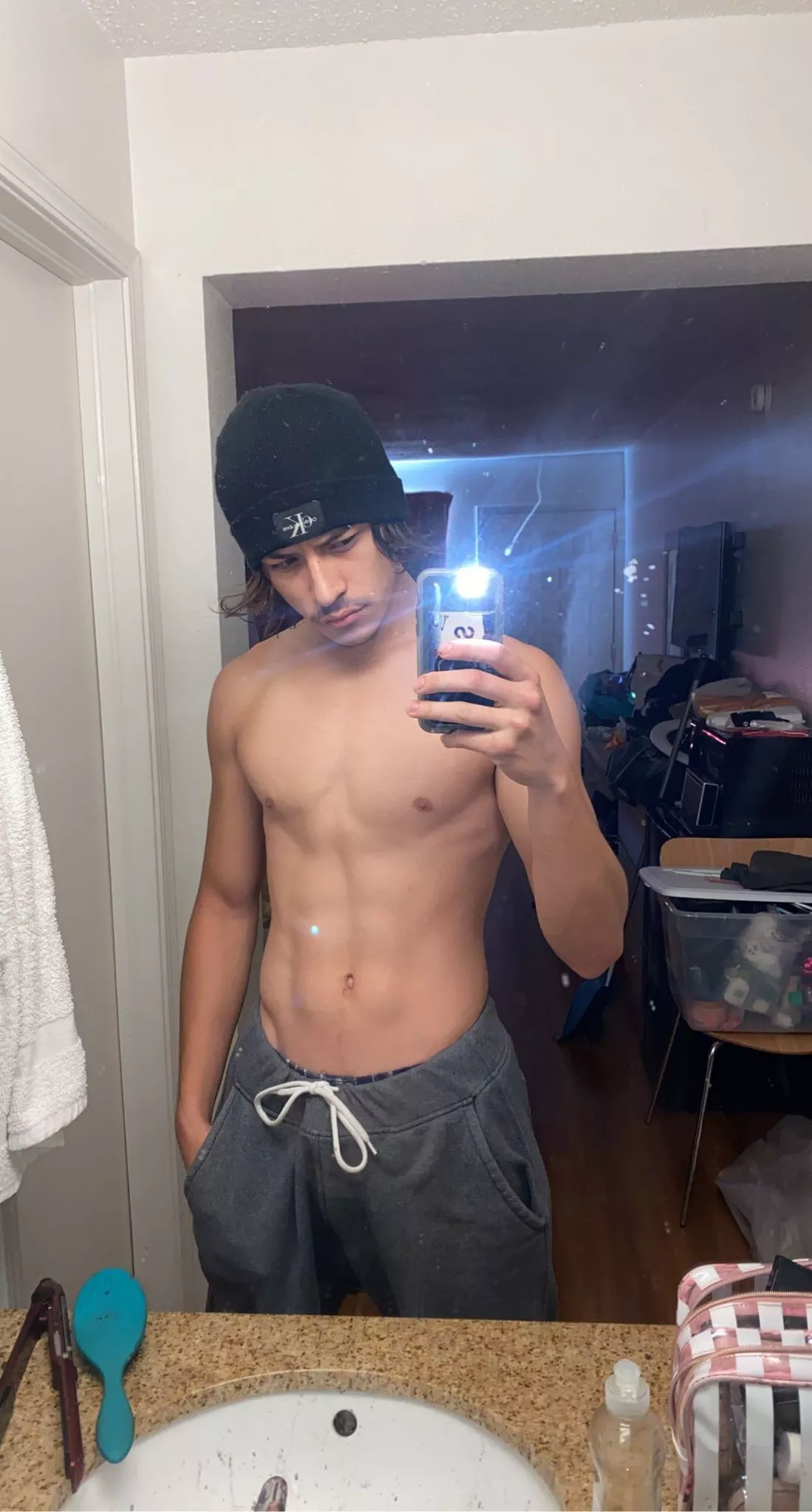 21 m fit and dominant top for subs. Add me on sc: alexi2021881