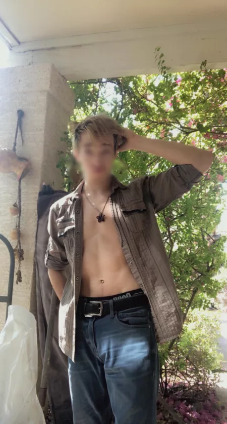 21 M Young Buck Looking to please in AZ. I travel quite often, so reach out if interested. 21 M Young Buck Looking to please in AZ. I travel quite often, so reach out if interested.