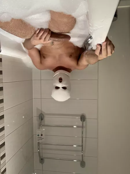 21 so hot getting cummed on in the bath, thought Iβd take a quick pic before π