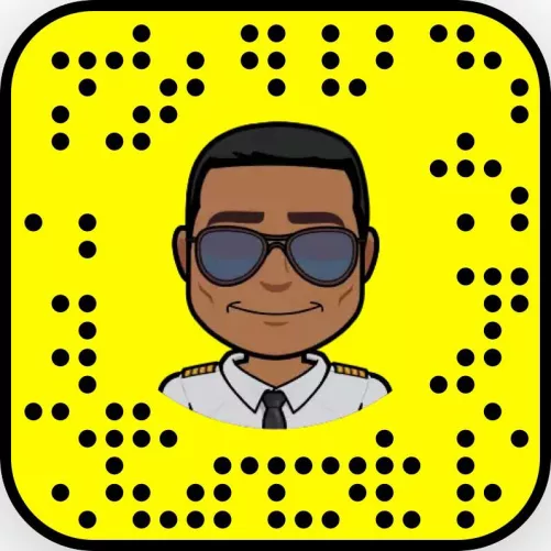 21 year old guy that just got into stockings and looking for a lady to show me some stockings:)