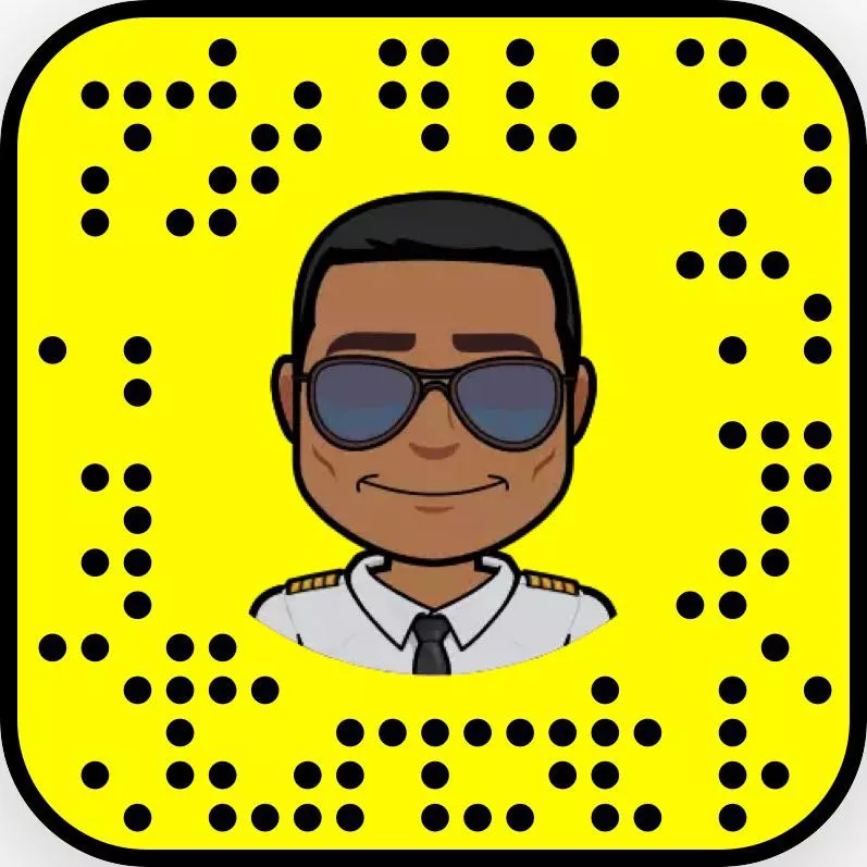 21 year old guy that just got into stockings and looking for a lady to show me some stockings:)