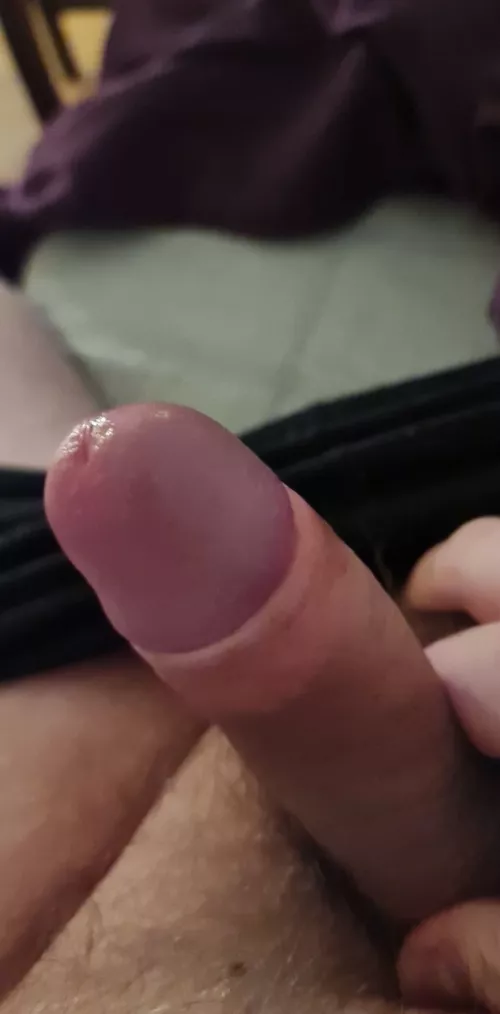 [21] year old looking for guys 18-22 ❤❤ I'm chubby and have a small dick ❤ dm for social media ❤❤