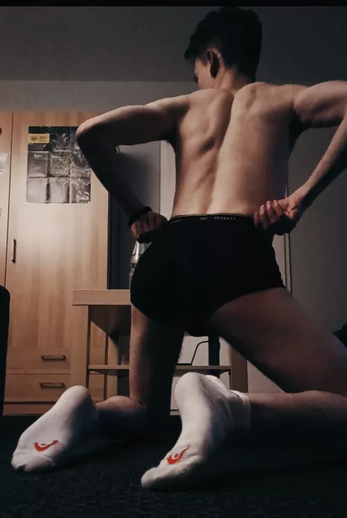 21 Years Old and Addicted to Showing Off π₯π£