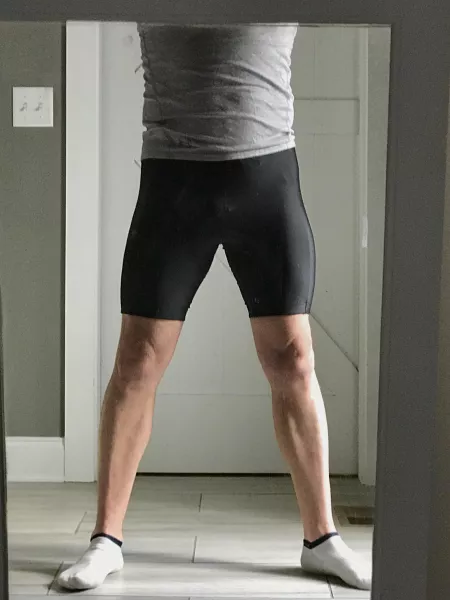 21M I commute to and from campus and this is my βuniformβ. Just got back from a hot, humid ride. 21M I commute to and from campus and this is my βuniformβ. Just got back from a hot, humid ride.