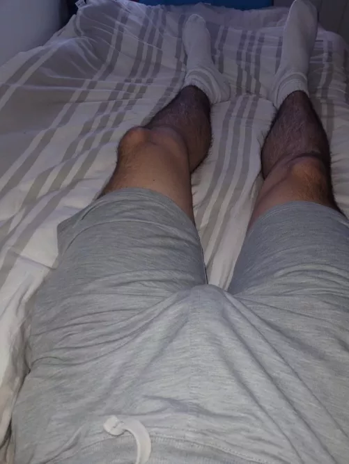 21yo - Anyone up for horny chat?