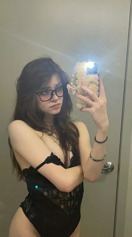 22 [F]Will give you anything you desire, I'm into anything you want me to be, I'll sending u nudes and videos to make u satisfy @sweetylevi