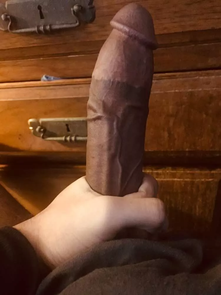 [22] Lookin for a fat bubble butt to play with😈💦 send ass pic first KIK: taymoney1237