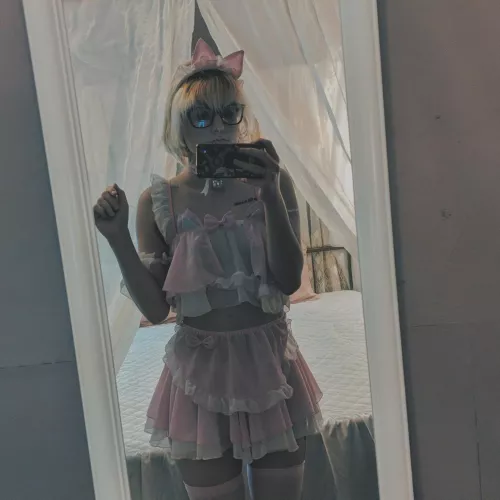 23 🖤 115lbs 🖤 5'3 🖤 switch 🖤 kinky 🖤 piercings 🖤 squirter 🖤