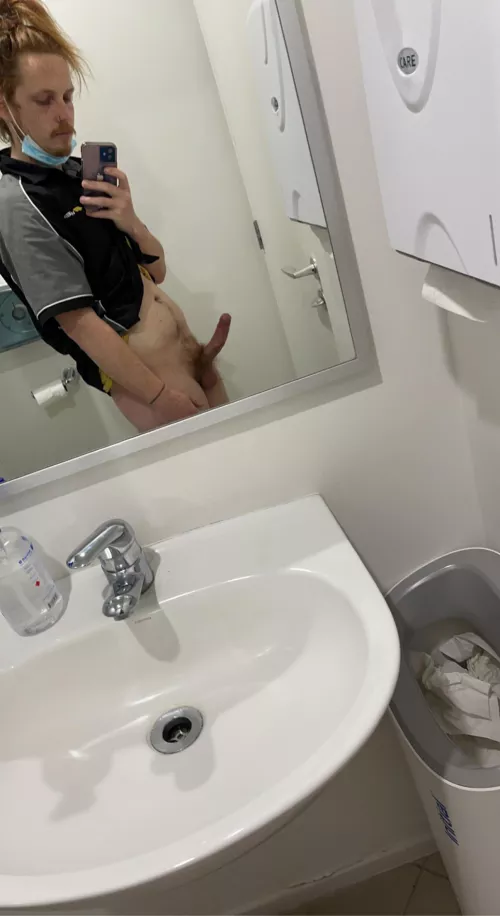 23 a little bit shy pls be nice 🙈