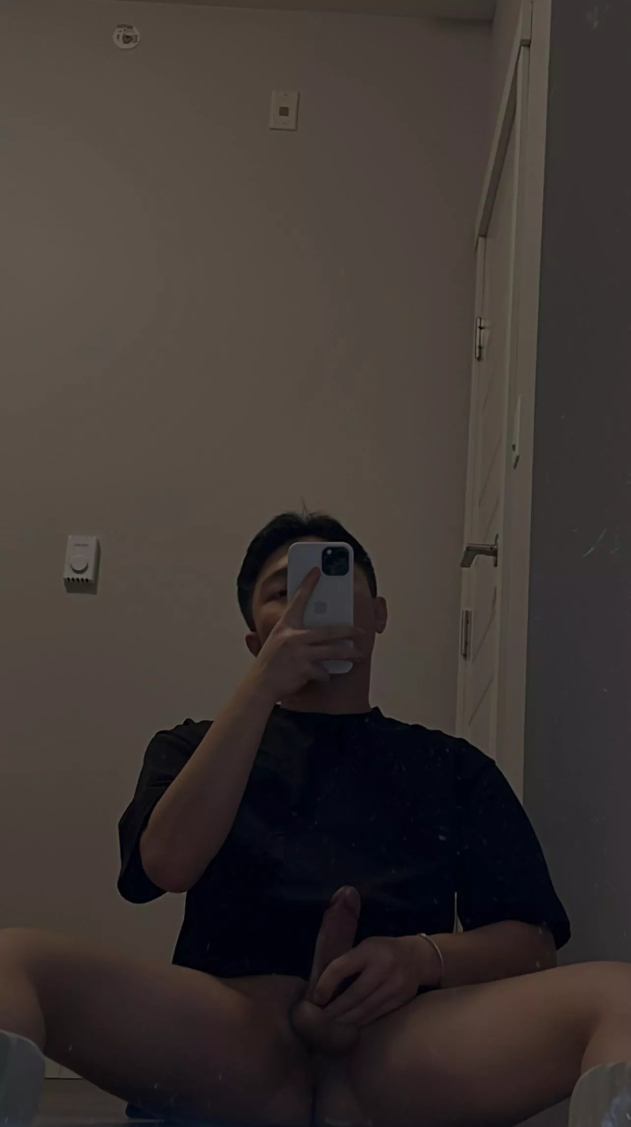 23, BC, Canada wanna have some more bator and jerk off mates