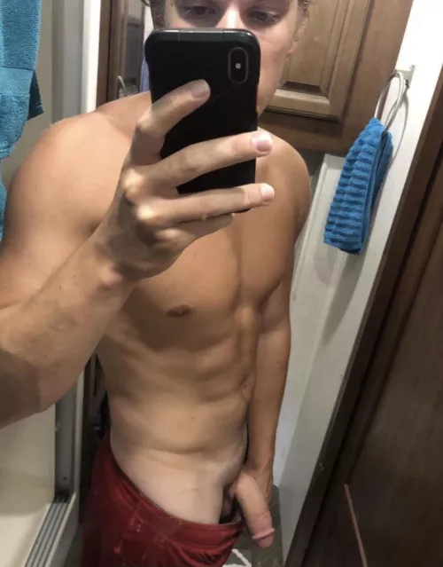 23 college athlete. Experienced asf and seeking new subs. HMU