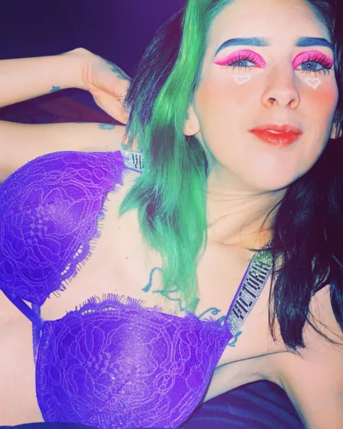 23 (F) 23 (F)
