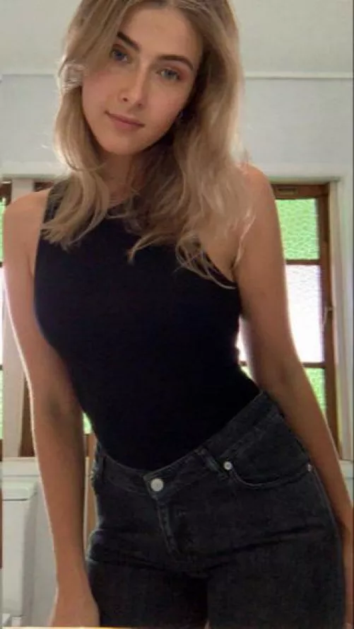 23 (F4A) Looking for some fun and sexting with live photos and videos, cum and k1k me now: @ sera.wills 😘😘😘