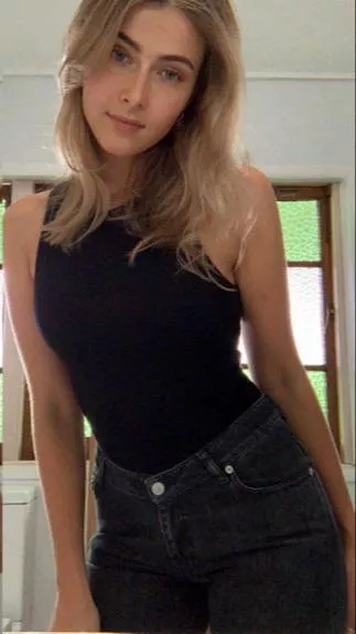 23 (F4A) Looking for some fun and sexting with live photos and videos, cum and k1k me now: @ sera.wills 😘😘😘