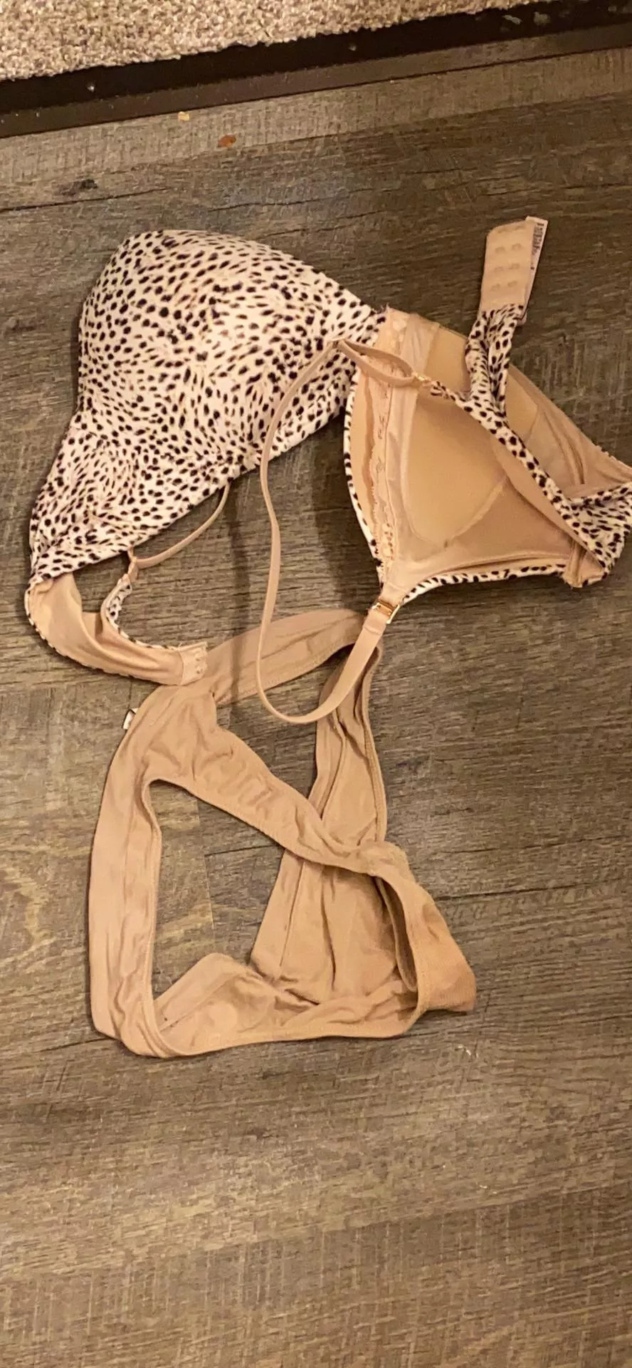 24 f wife’s panties and bra. Both VS 24 f wife’s panties and bra. Both VS