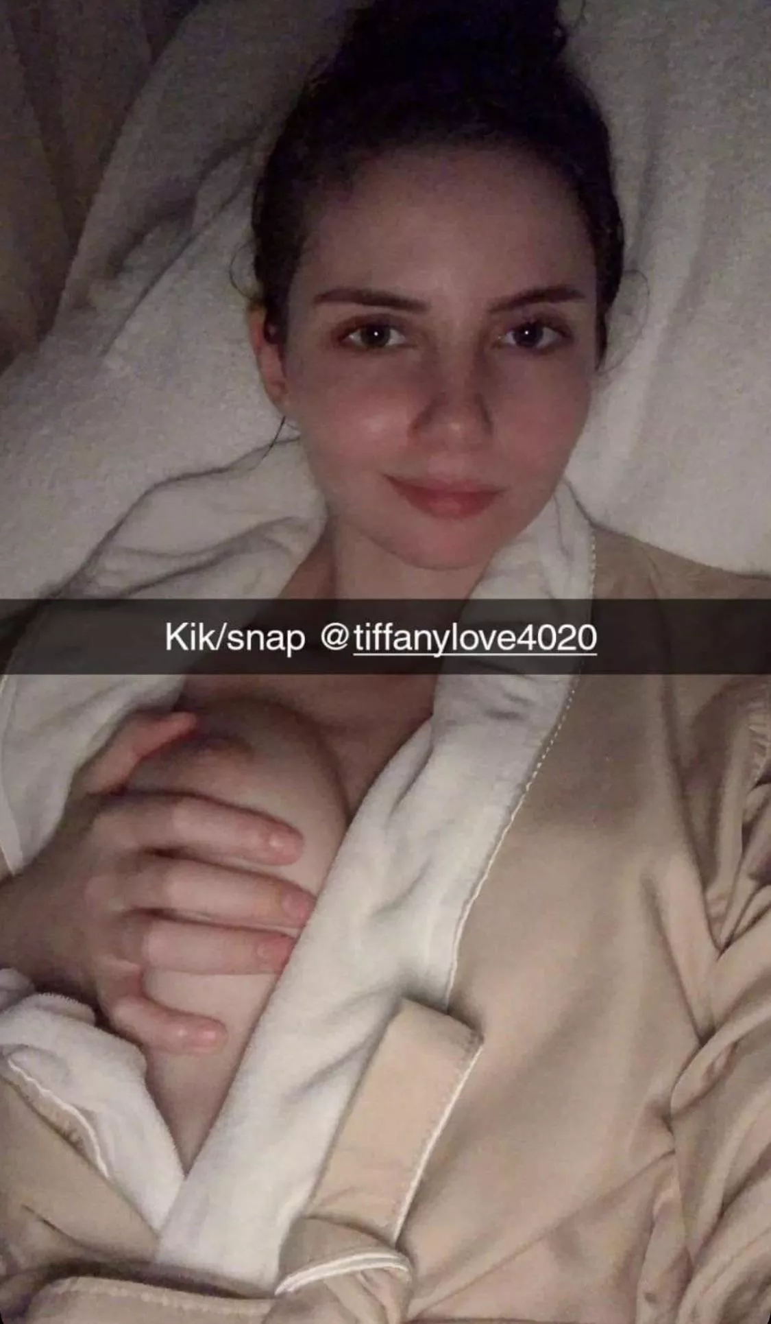 24 [F4M] Im do bored and today is my day off. Im alone also, cause my mom is on vacation. So Im free to do anything right now. Just hit me up so I can make you happy! Seeyah!