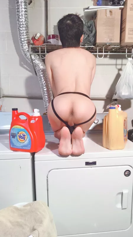 (24) It’s laundry day. Who’s gonna wash and clean me?