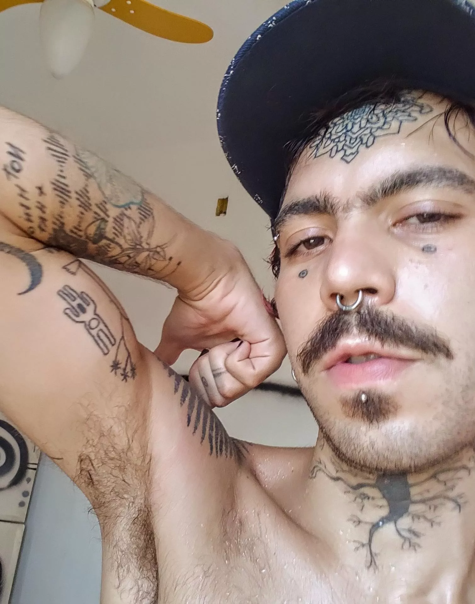 (24) It's so hot here in Brazil 😅💦