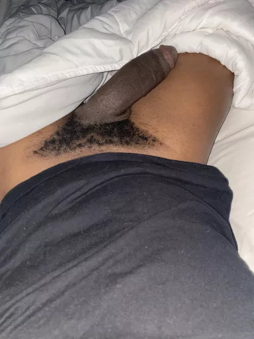 24 | Wish I had a hung sexy dad or bro to chill and beat our dicks together.๐ฆ