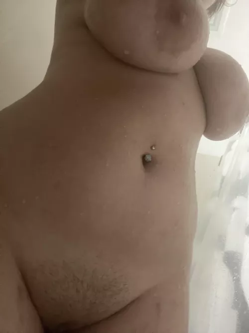 24F 175lb 5’3” - lost 5lbs overnight, not as bloated today. Feeling great after my workout tonight! :)