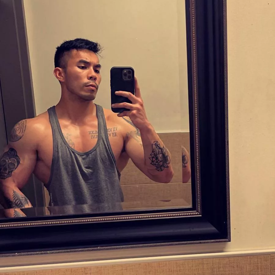 24M DILF come check it my OF. 40% off now for new subscribers.