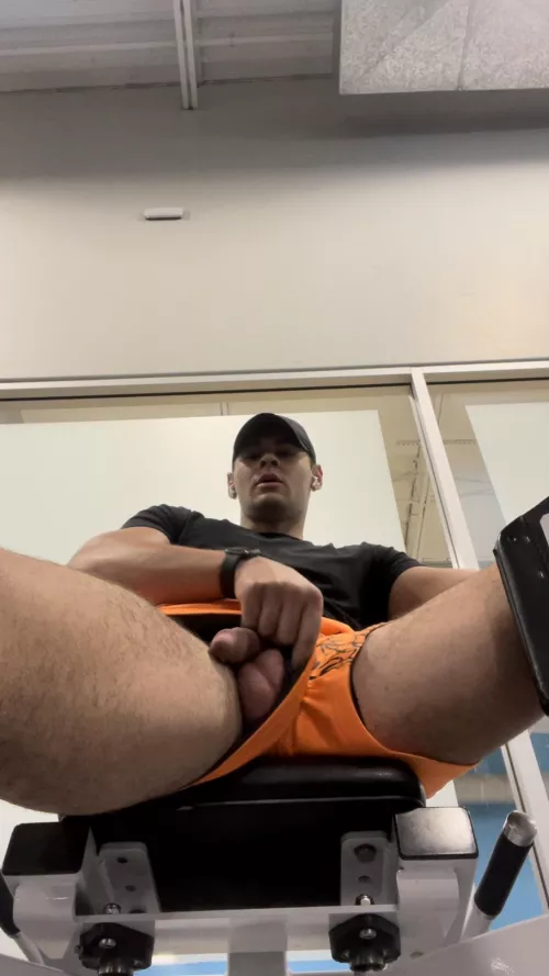 24[M] In a PACKED GYM