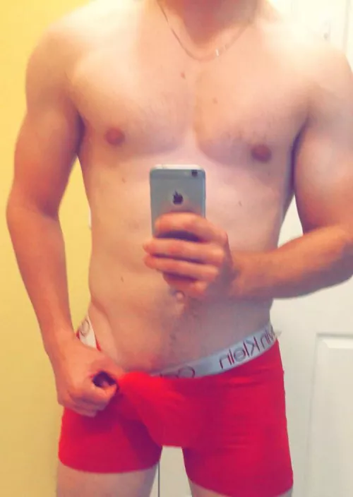 25 and finally exploring gay sex! Never had more fun 🏳️‍🌈