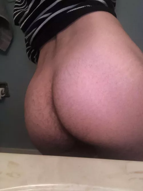 25 gay and also horny. Message me on lol @luisisms for some more fun ๐