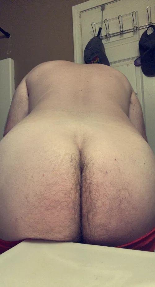 25 m USA, Give this hairy ass some attention 😈😈