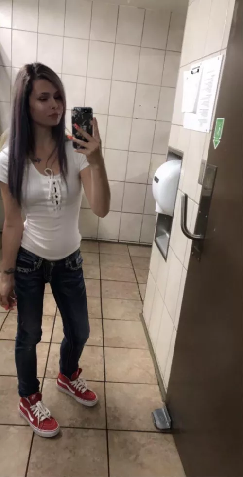 25. Mom of two 100 lbs 5โ1 25. Mom of two 100 lbs 5โ1