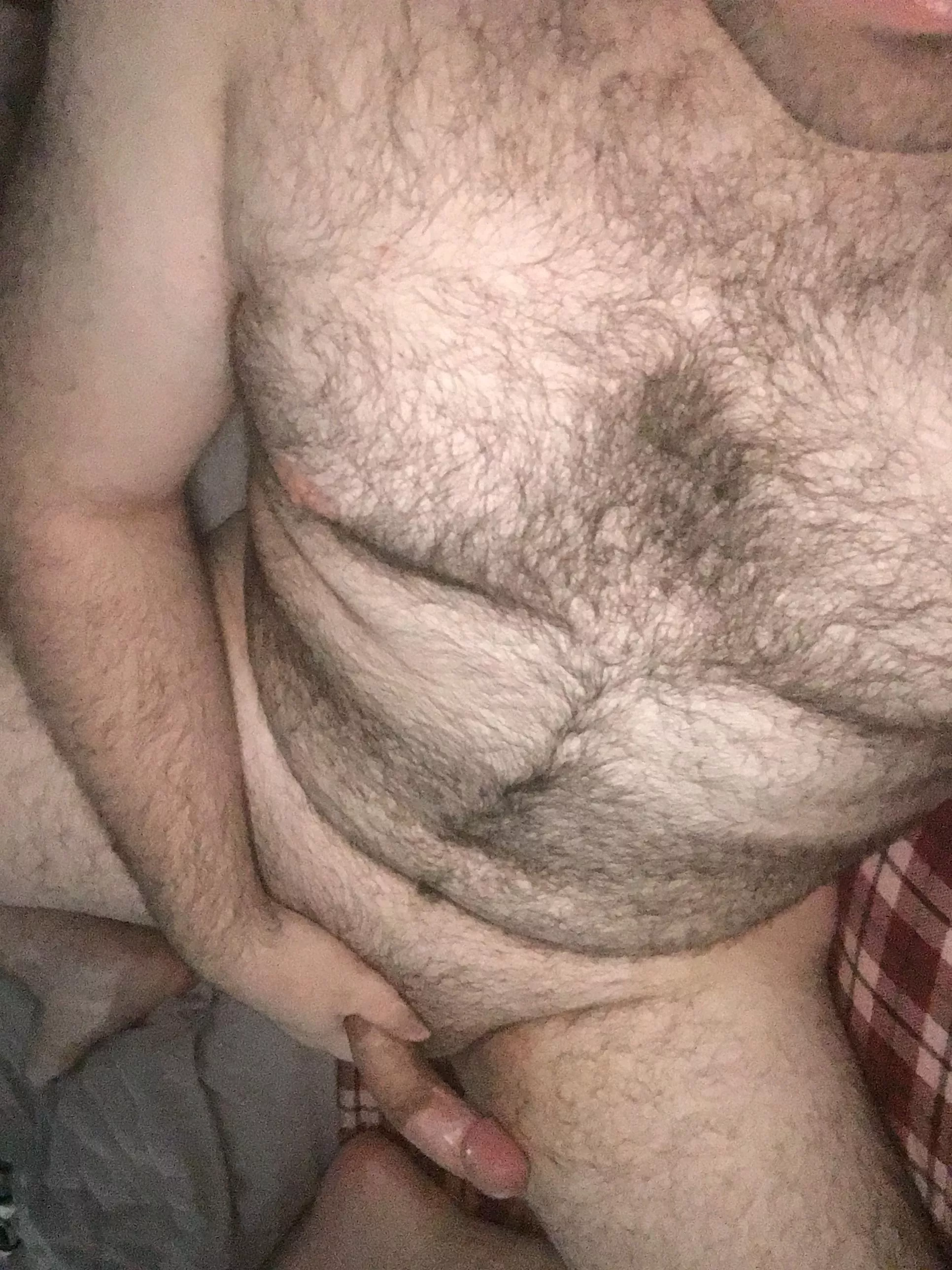 25 Rly hairy dude here. Hmu if ur into daddy type bods. Sc: hairyboy233. Into chubbier or younger guys