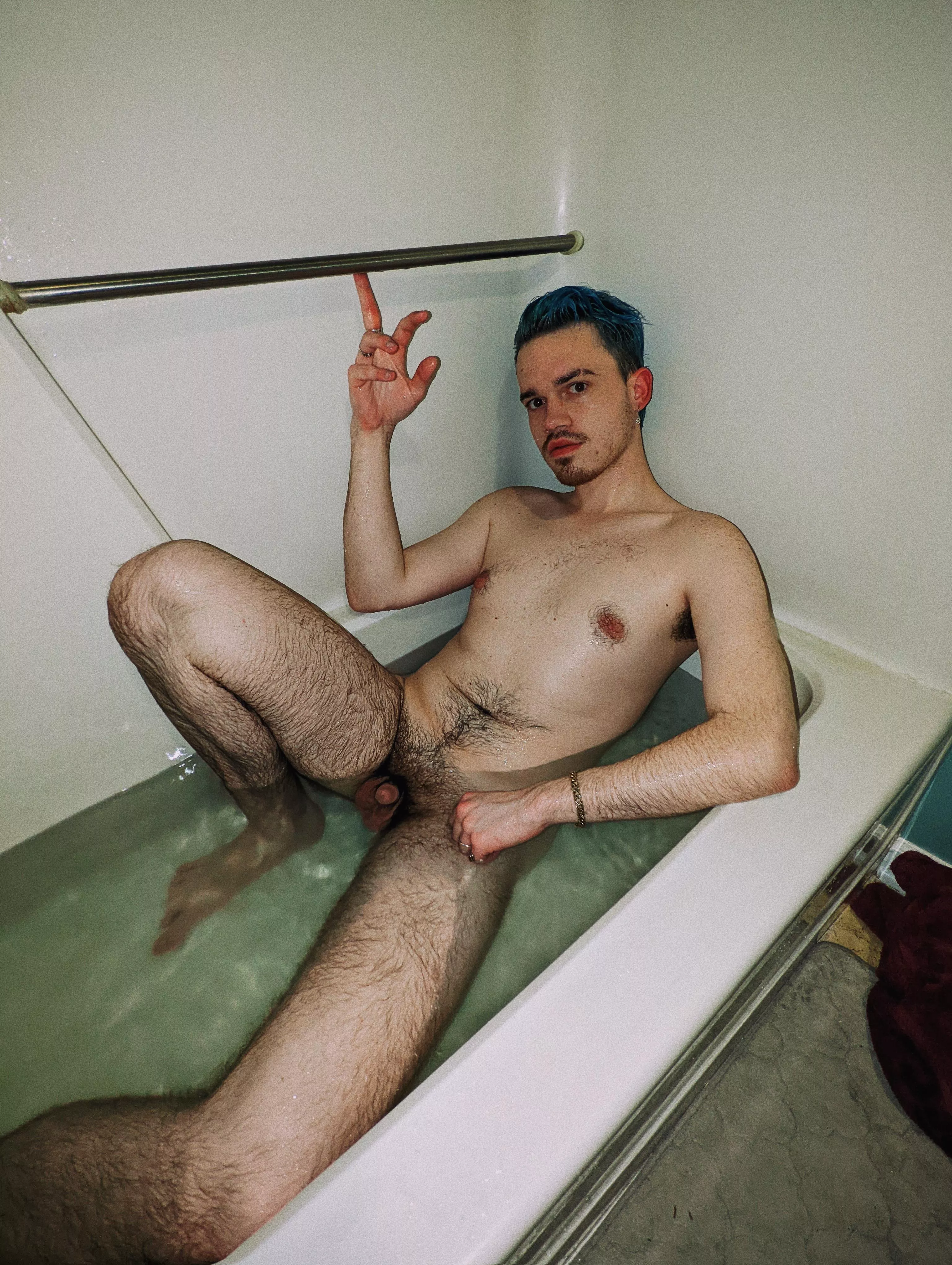 (25) the tub's a bit small, but I'm sure we could make room for two