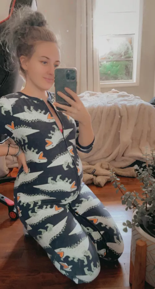 26 weeks and can still fit into a kid sized onesie ππ€°πΌ