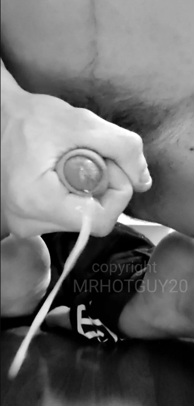 26yo. Naughty me had a massive cumshot. Caught it on a video 😈🤤🤤