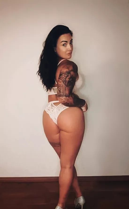 26yo wife, would you fuck me?😘