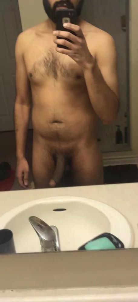 27, 5’ 10” 150lbs, feeling a little down about the body, getting a gut back from drinking too much and not enough exercise, doesn’t help when everybody on social media has 8 pack abs and are ripped to shreds. Just trying to feel good about the body