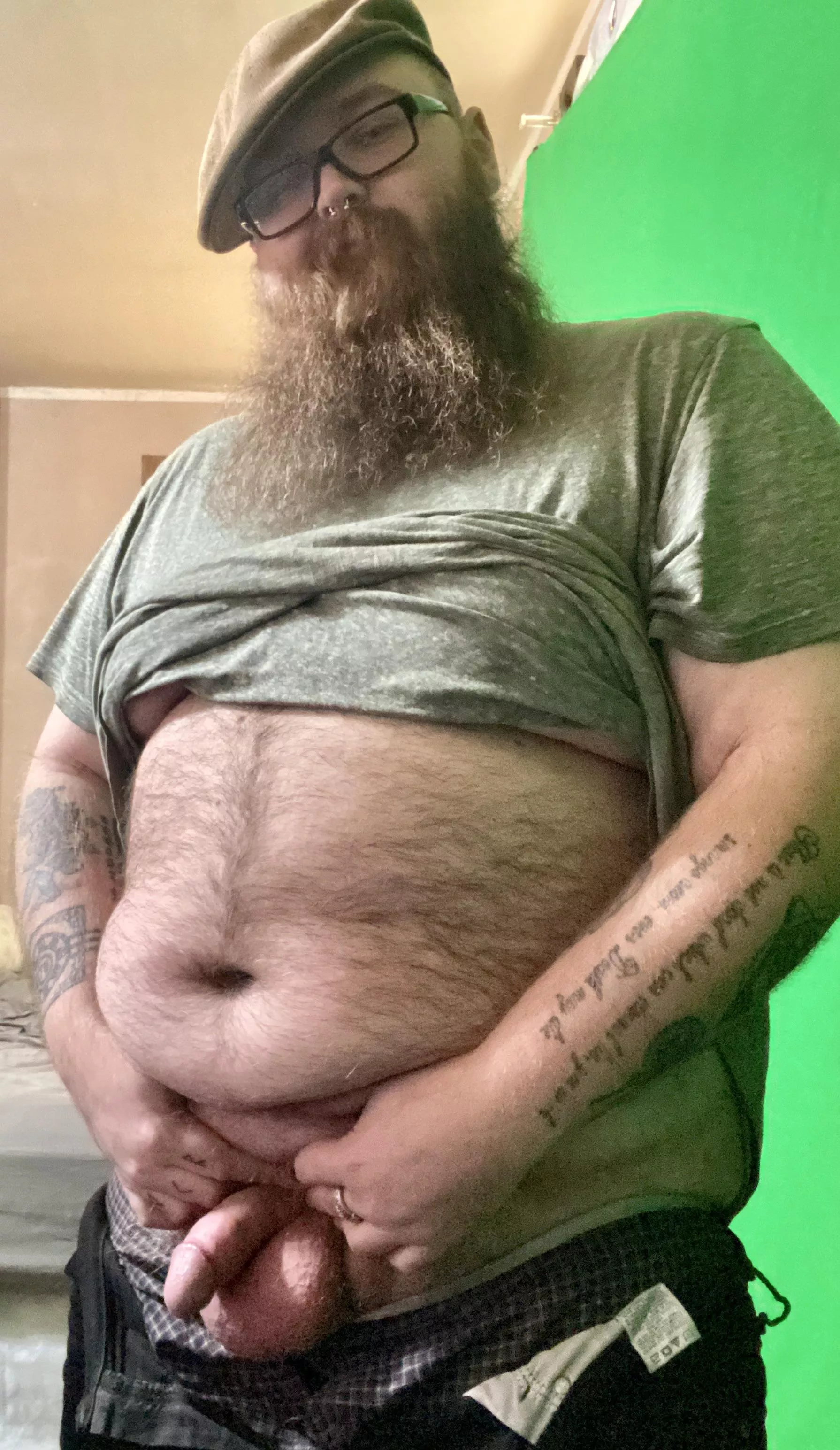 27 | Good morning, who else is horny and working 👀