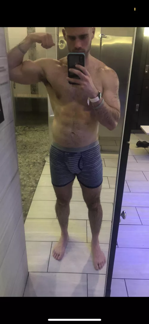 (27 (m)Would you want to workout with me? I have stamina ๐