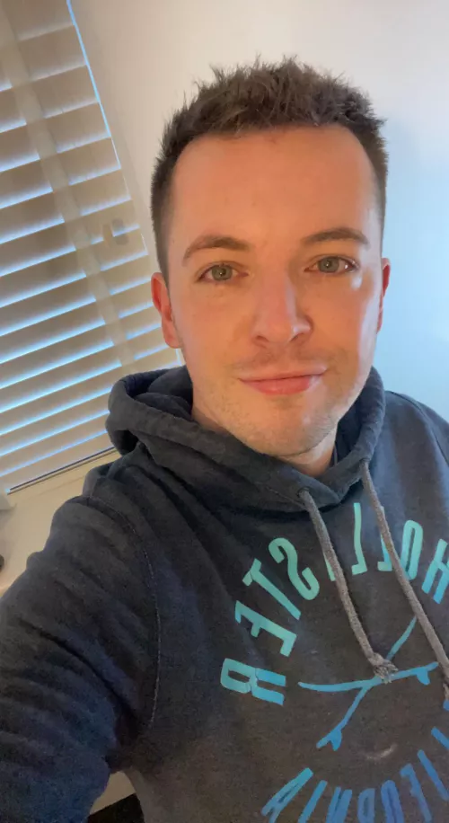 27 UK - be my friend :) DM me for a chat.